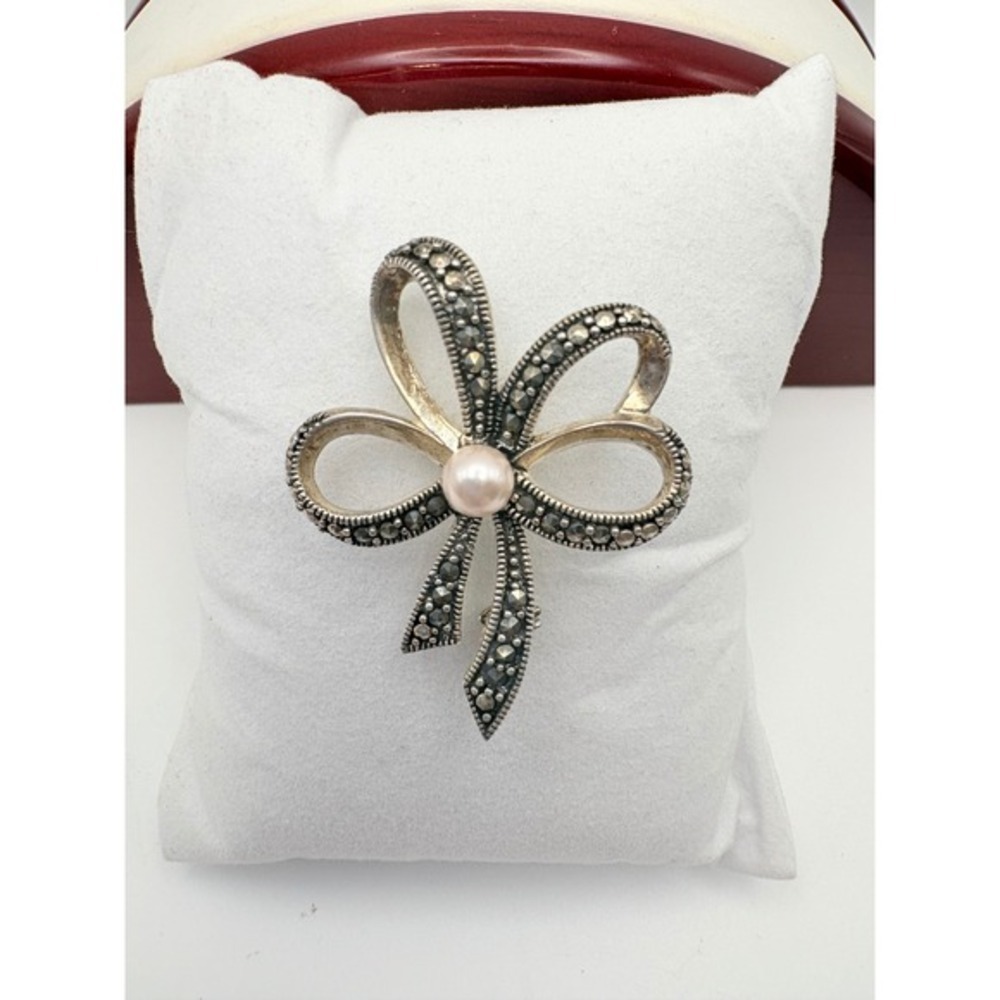 Sterling Silver Bow Brooch Marcasite Pearl Center 925 China Ribbon Pin - Picture 2 of 10